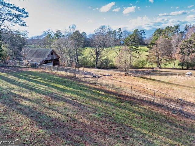 view of yard featuring a rural view