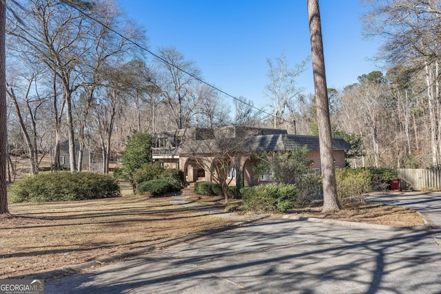 view of front of property