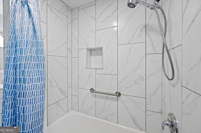 full bathroom with bathtub / shower combination