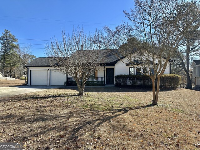 view of front facade featuring a garage