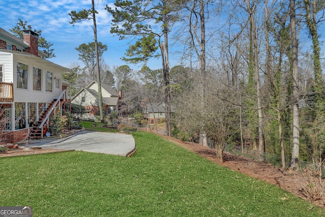 view of yard featuring a patio