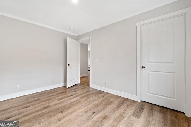 unfurnished bedroom featuring light hardwood / wood-style flooring