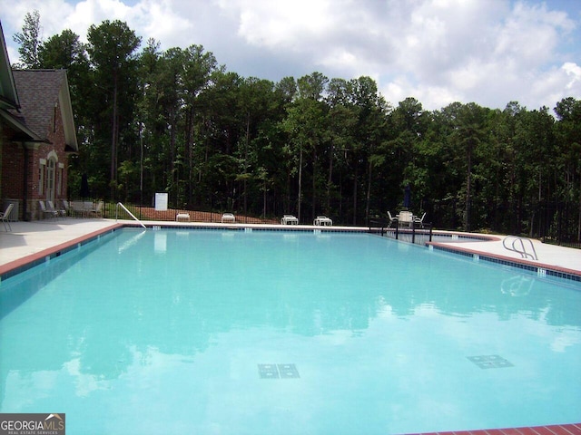 view of swimming pool