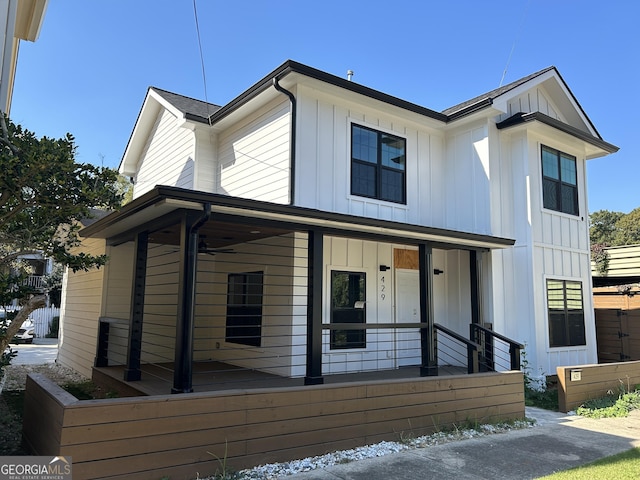 view of front facade with covered porch