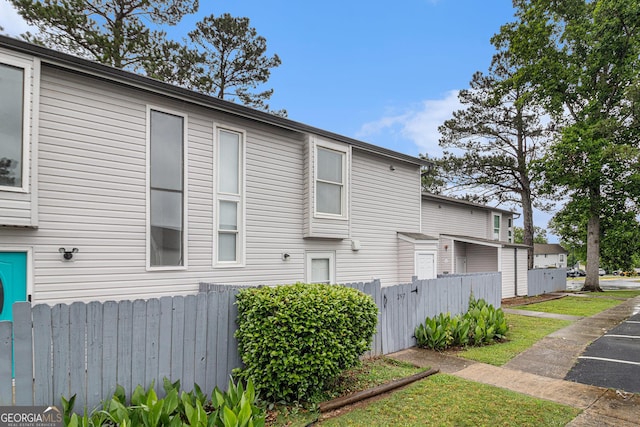257 Country Club Dr, Jonesboro, GA 30238 - view of home's exterior featuring fence