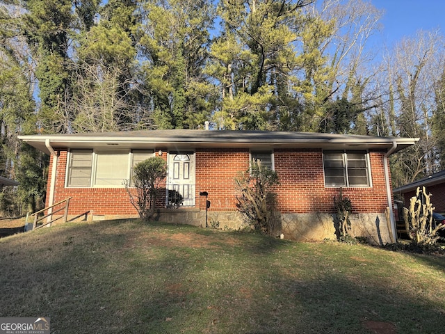 view of front of house with a front yard