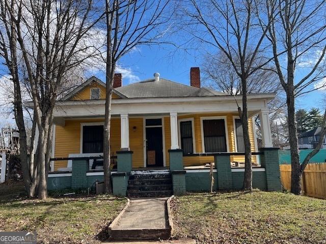 view of front facade with covered porch