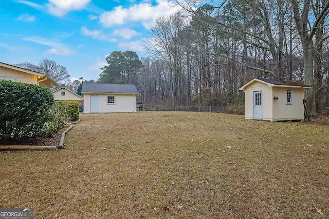 view of yard featuring a storage shed