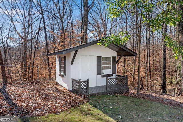 view of outdoor structure featuring a yard