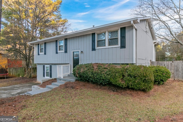 2098 Mallard Crst, Lithonia, GA 30058 - raised ranch with a front yard