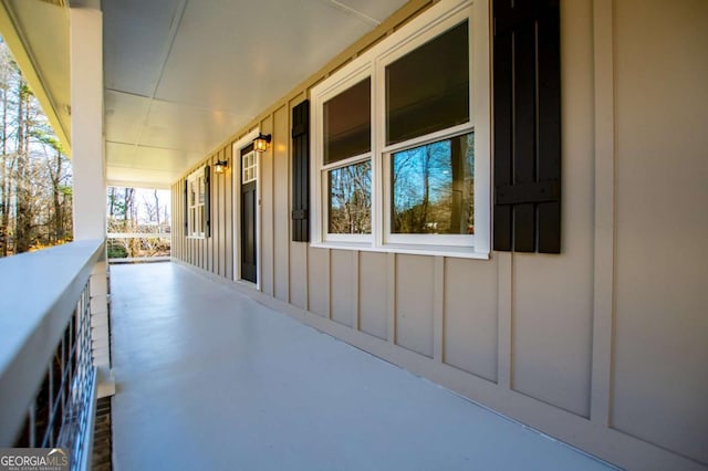 view of patio / terrace with covered porch