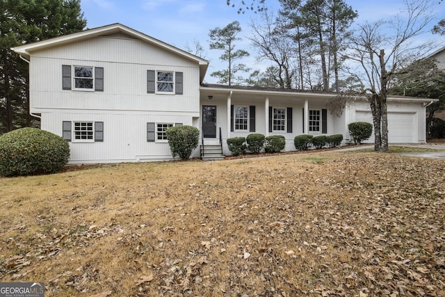 view of front facade featuring a garage