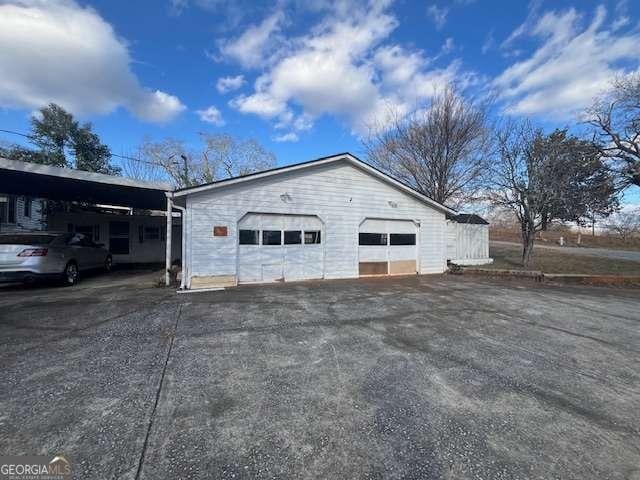 view of detached garage