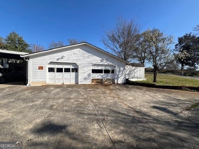 view of detached garage