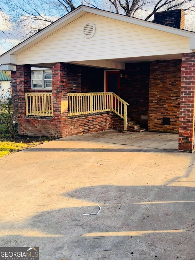 view of front of house with covered porch