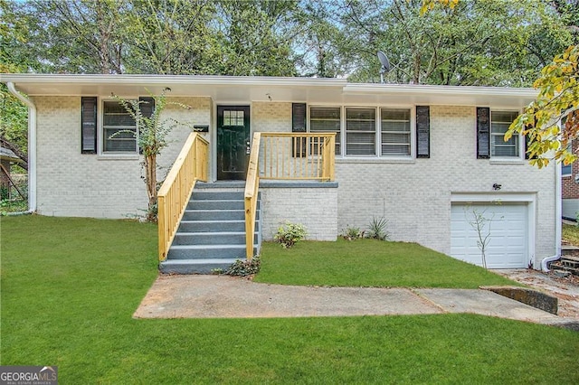 view of front of house featuring a porch, a garage, and a front yard