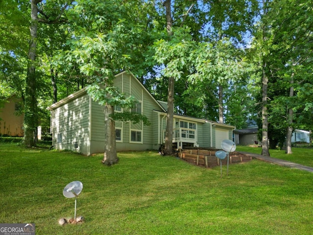 view of front of home with a front lawn