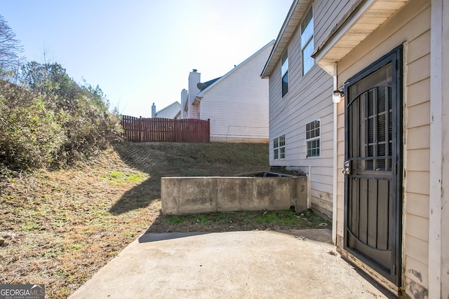 view of yard featuring a patio