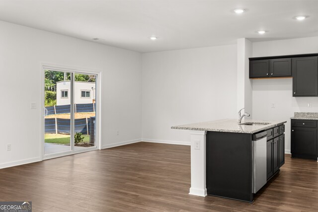 spare room featuring dark wood-type flooring