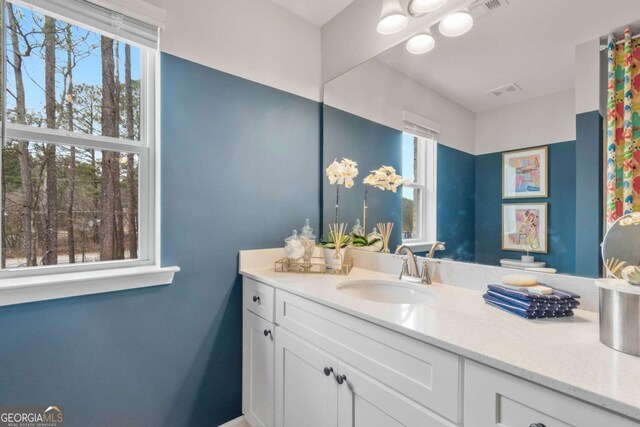 bathroom with vanity