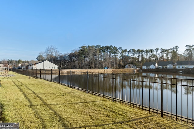 view of yard featuring a water view