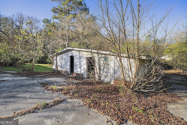 view of outbuilding