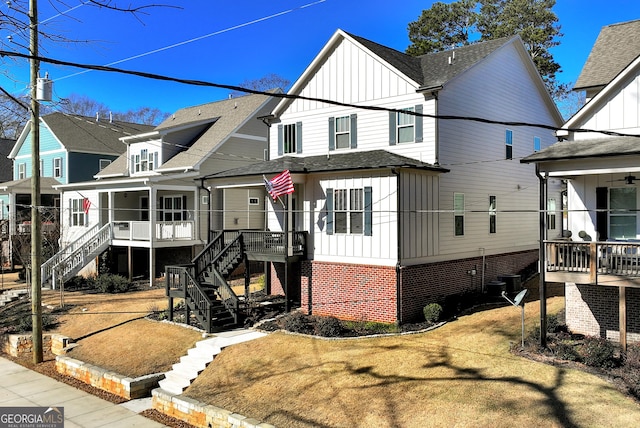 view of front of property with covered porch