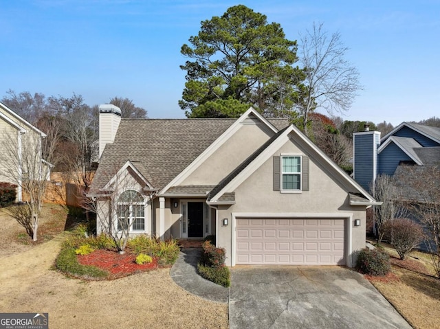 view of front property featuring a garage