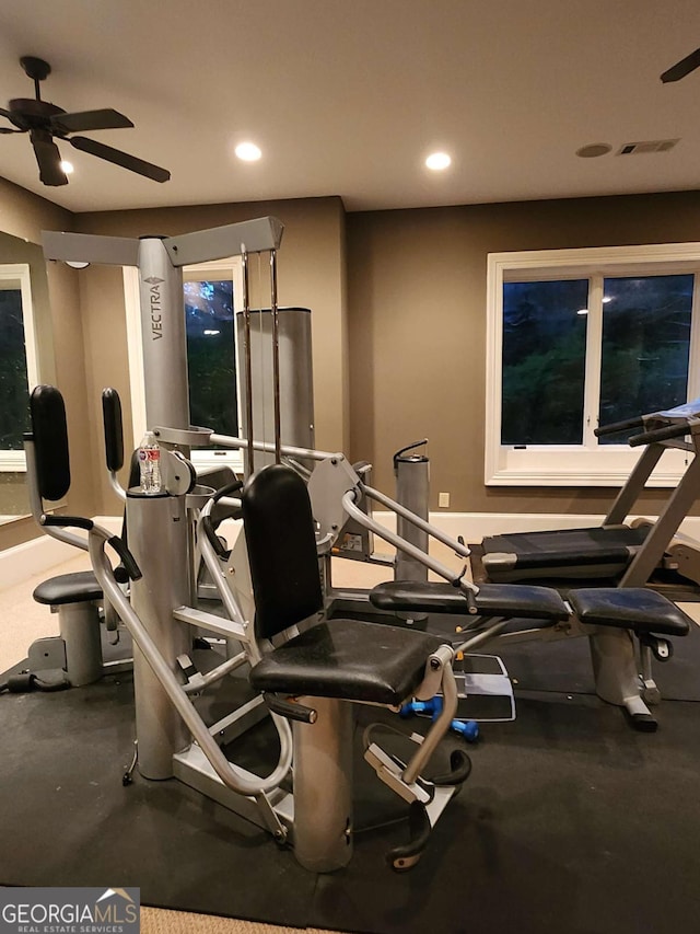 exercise room featuring ceiling fan