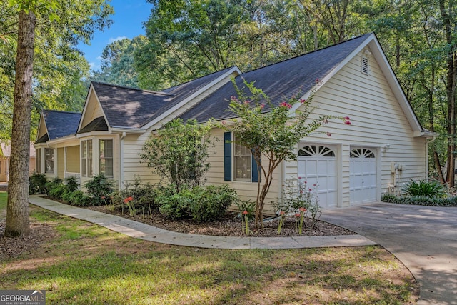 view of front facade featuring a garage