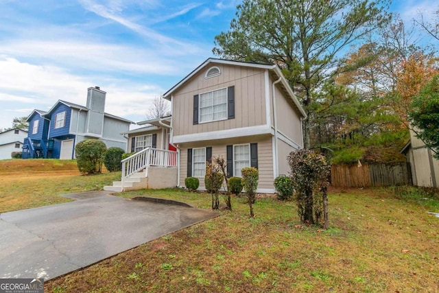 view of front of property with a front lawn