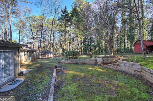 view of yard featuring cooling unit