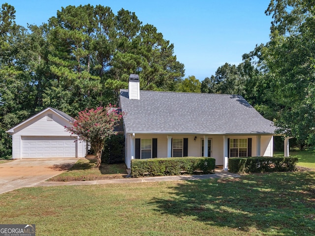 view of front of property featuring a front yard and covered porch