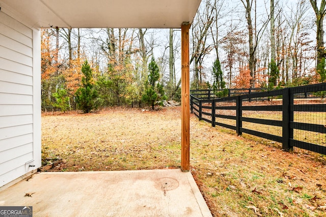 view of yard with a patio