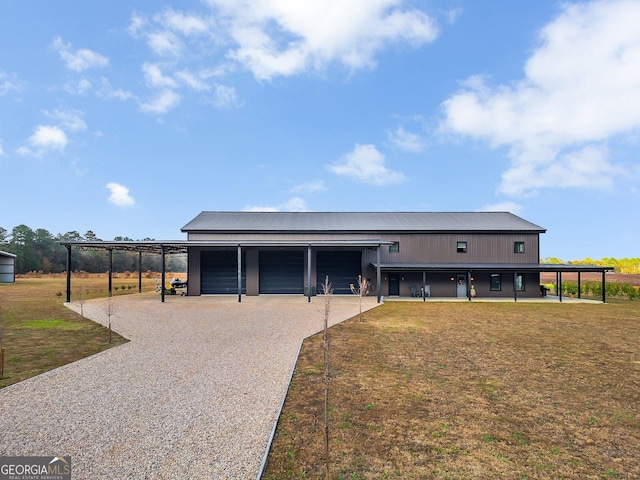 view of front facade featuring an outbuilding