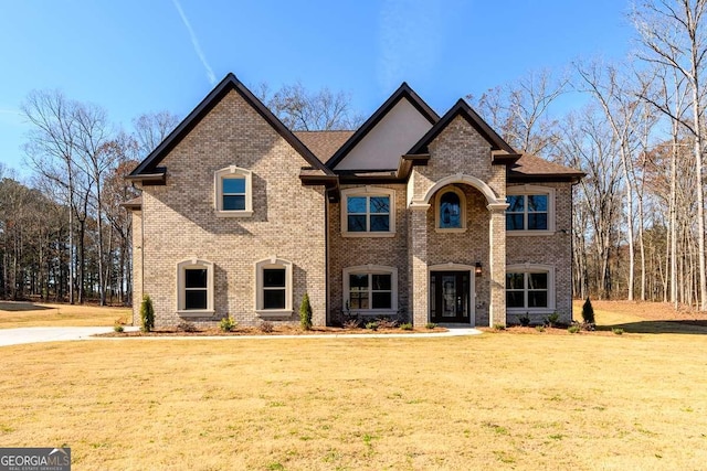 view of front of house featuring a front yard