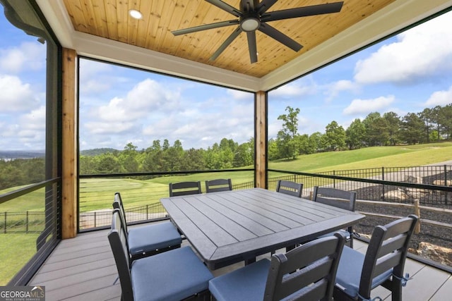 deck with ceiling fan