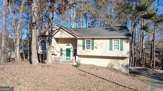 view of front of property