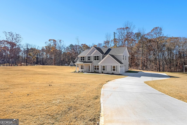 view of front of house featuring a front lawn