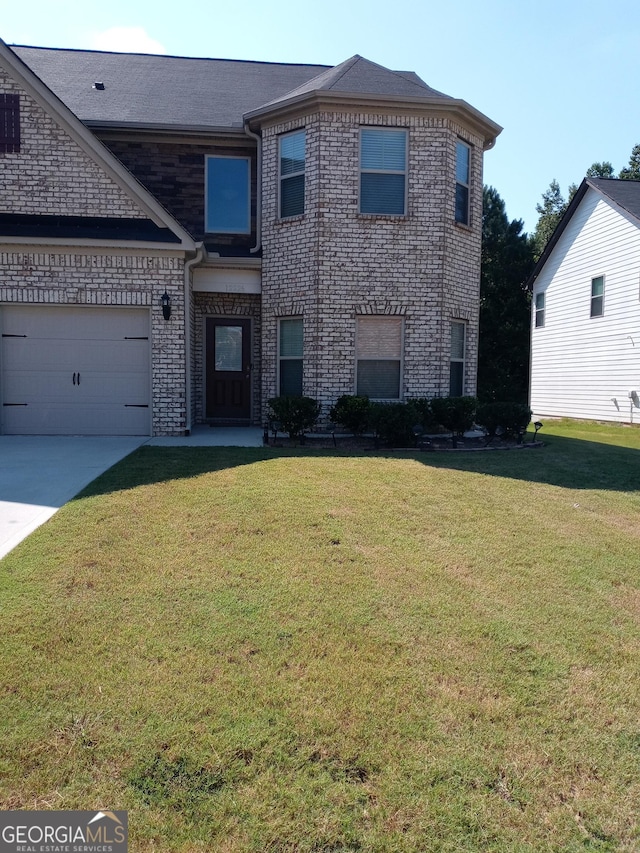 view of front of house with a front yard