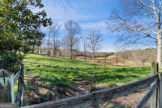 view of yard featuring a rural view