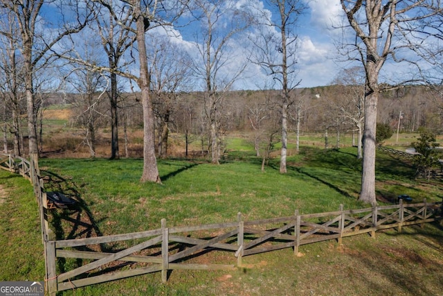 view of yard featuring a rural view