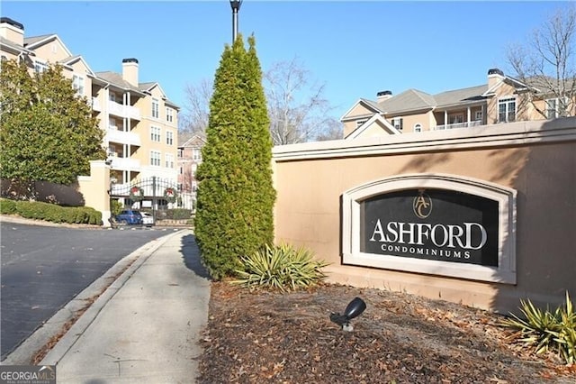 view of community / neighborhood sign