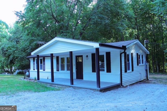 view of front facade with covered porch