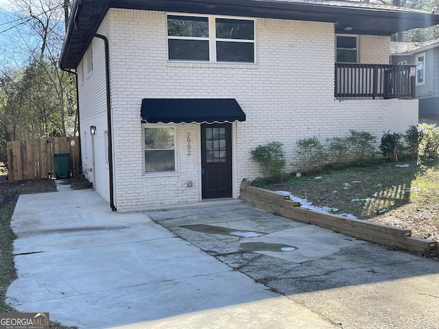 view of front of house featuring a patio