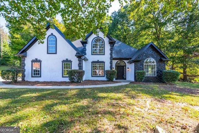 view of front of house with a front yard