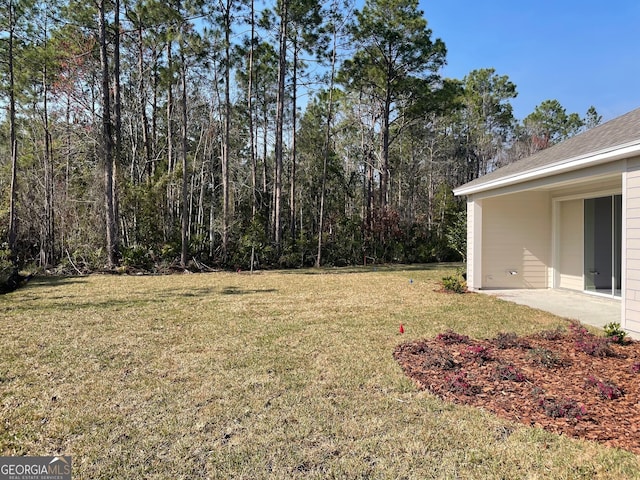 view of yard with a patio