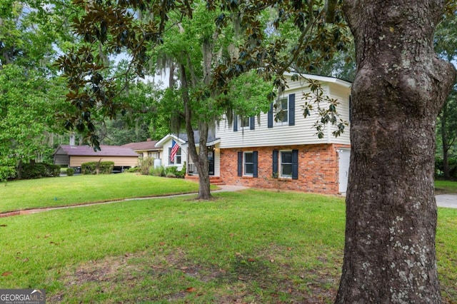 view of front of house featuring a front yard