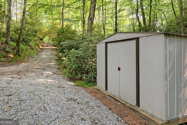 view of outbuilding