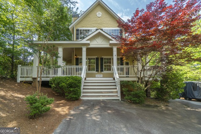 view of front of house with covered porch